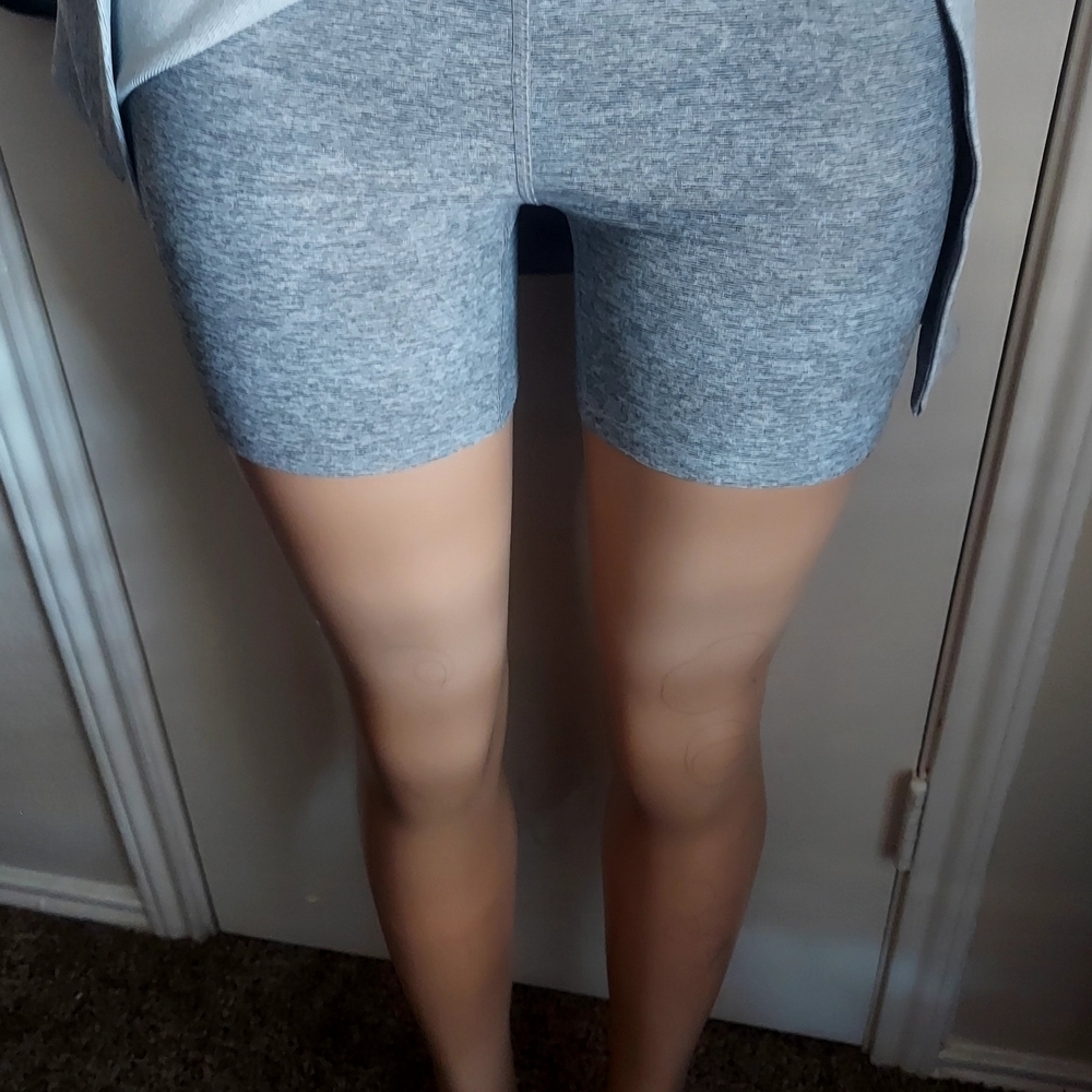 Outdoor Voices Gray Mini Skirt with Side Slit - Picture 3 of 10
